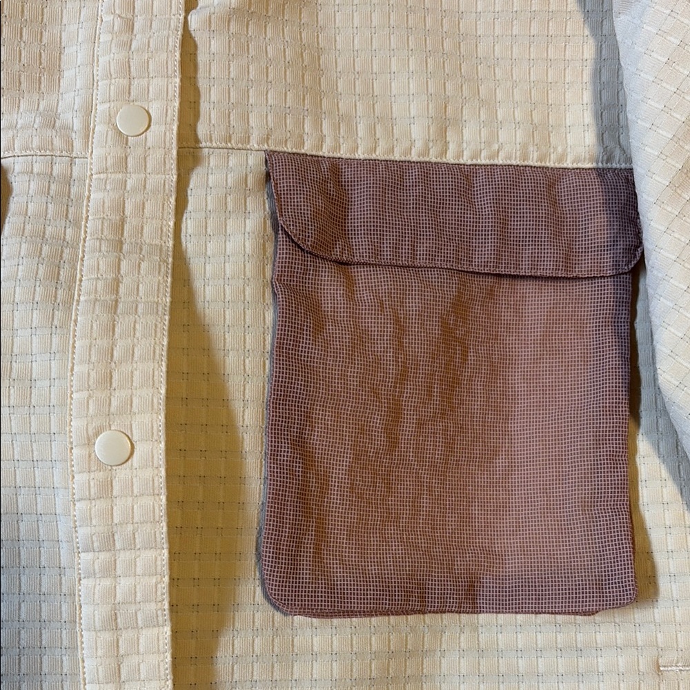 Lululemon women’s 6 Grid fleece hiking over shirt - Picture 4 of 6